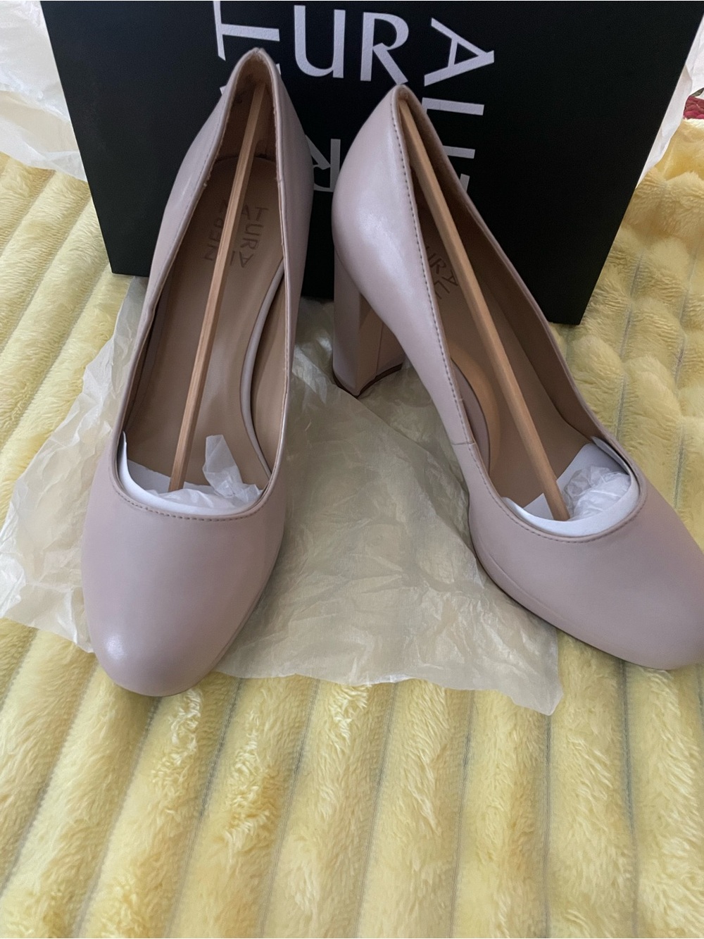 NIB Natrualizer Blush Nude Leather Block Heel Pumps size 9m